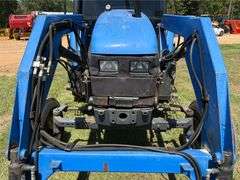 2001 New Holland TS110 4WD Enclosed Cab Tractor (3,612 Hours)