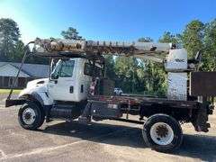 2007 International 7300 4x4 Digger Derrick Truck (39,457 Miles)