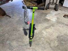 2024 Razor E90 Electric Kids Scooter