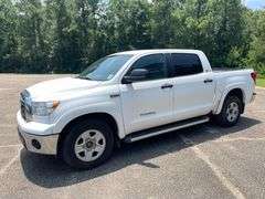 2008 Toyota Tundra SR5 4 Door Crew Cab Pickup Truck (282,087 Miles)