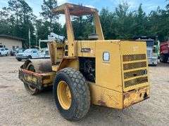 Hypac C830B Vibratory Smooth Drum Roller Compactor