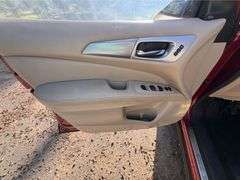 2017 Nissan Pathfinder 4 Door SUV (176,460 Miles)