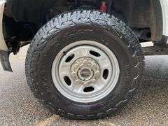 2017 Ford F-350 4 Door Crew Cab 4x4 Diesel Pickup Truck (263,677 Miles)