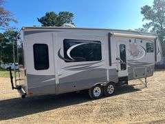 2015 Highland Ridge 297RLS 5th Wheel Camper