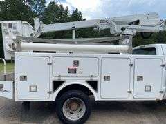 2011 Ford F-450 2 Door Regular Cab Dually Bucket Truck (289,913 Miles)