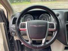 2013 Chrysler Town and Country 4 Door Minivan (157,582 Miles)