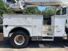 2005 International 7300 4x4 Altec Utility Body Digger Derrick Truck (57,507 Miles)