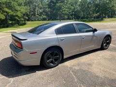 2014 Dodge Charger SE 4 Door Sedan (187,345 Miles)