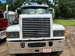 2019 Mack Pinnacle PI64T Gold Dog T/A Day Cab Truck Tractor
