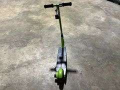 2024 Razor E90 Electric Kids Scooter