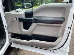 2017 Ford F-350 4 Door Crew Cab 4x4 Diesel Pickup Truck (263,677 Miles)