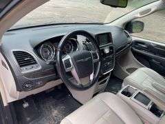 2013 Chrysler Town and Country 4 Door Minivan (157,582 Miles)
