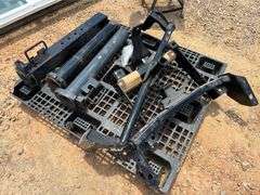 3 Towing Packages & 3 Gooseneck Hitches