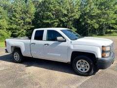 2015 Chevrolet Silverado 1500 4 Door Crew Cab Pickup Truck (302,249 Miles)
