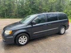 2013 Chrysler Town and Country 4 Door Minivan (157,582 Miles)