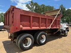 1999 GMC C7500 Tandem-Axle Dump Truck (302,849 Miles)