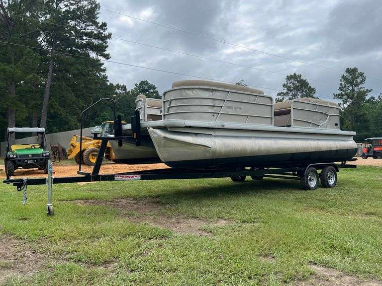 2019 Godfrey Sweetwater 21' Pontoon Boat