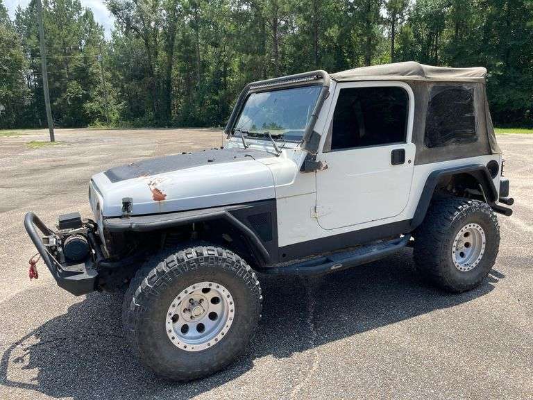 2001 Jeep Wrangler 2 Door 4x4 Jeep (143,322 Miles)