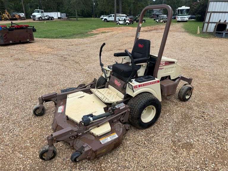 2016 Grasshopper 932 61" Zero Turn Mower (1,911 Hours)