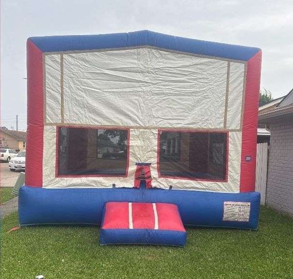 Red/White/Blue Inflatable Bounce House