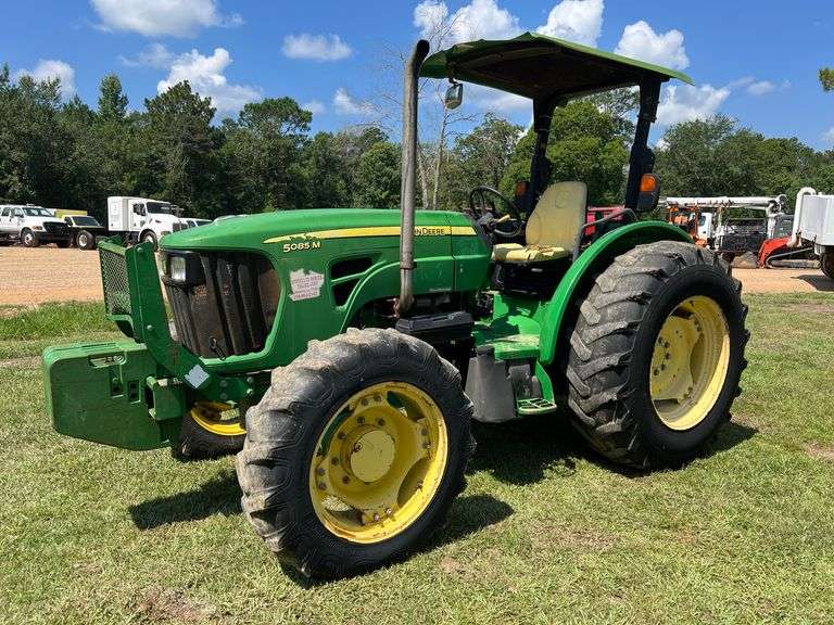 2011 John Deere 5085M 4WD Tractor
