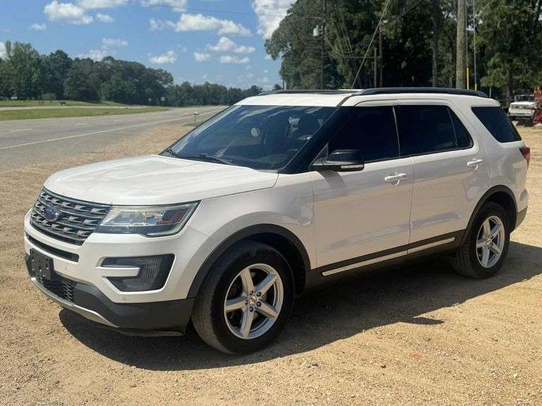 2017 Ford Explorer XLT 4WD 4D SUV (163,296 Miles)