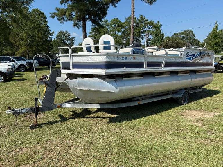 1997 Fisher Marine Freedom Series Pontoon Boat