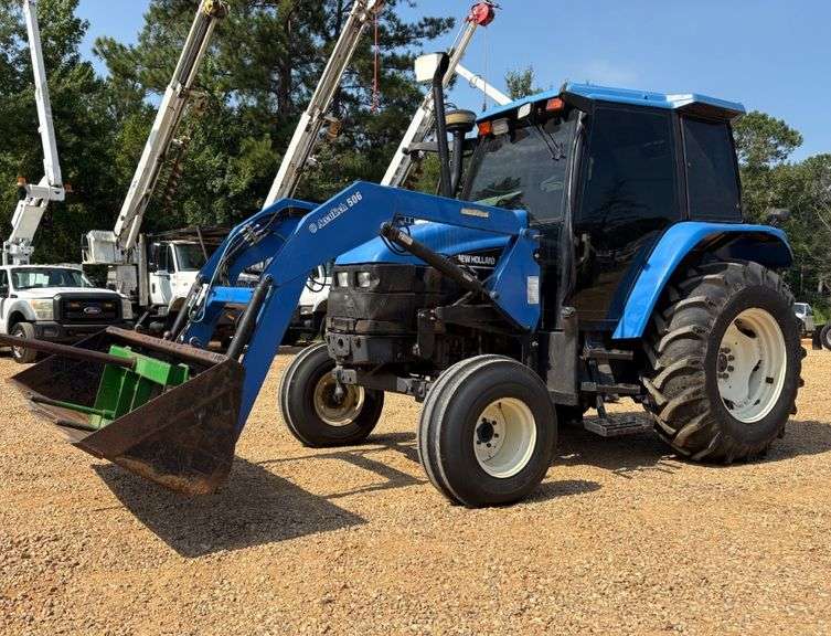 2001 New Holland TS110 4WD Enclosed Cab Tractor (3,612 Hours)