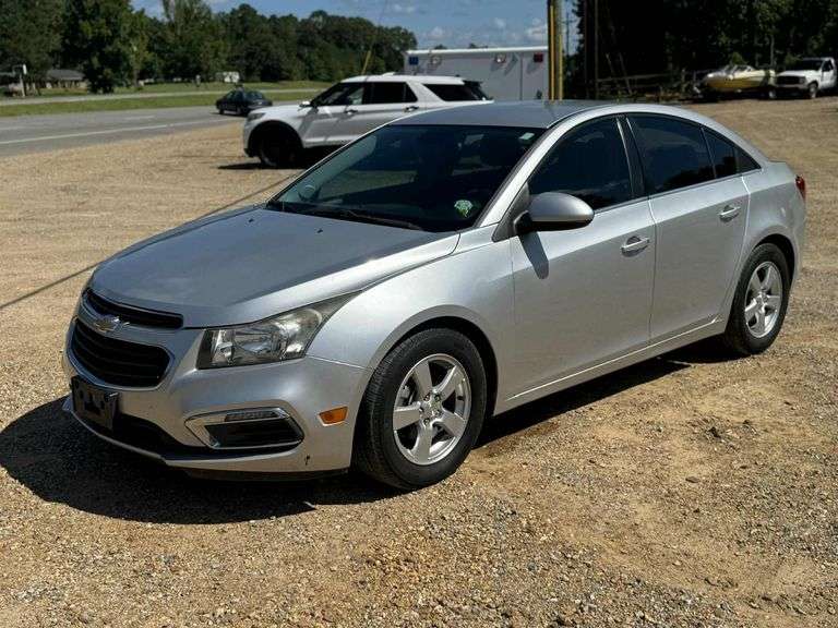 2015 Chevrolet Cruze 4 Door Sedan (201,000 Miles)