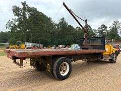 1995 Ford F-800 Flatbed Truck (243,300 Miles)