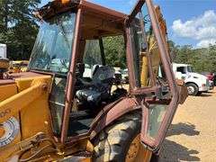 Case 580SK Loader Backhoe
