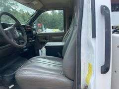 2004 Chevrolet C4500 2 Door Utility Body Dually Bucket Truck (138,152 Miles)