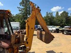 Case 580SK Loader Backhoe