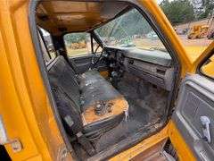 1995 Ford F-800 Flatbed Truck (243,300 Miles)