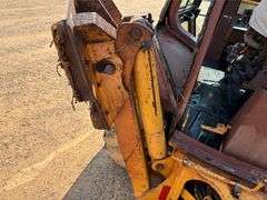 Case 580SK Loader Backhoe