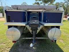 1997 Fisher Marine Freedom Series Pontoon Boat