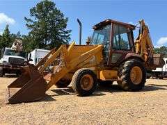 Case 580SK Loader Backhoe