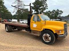 1995 Ford F-800 Flatbed Truck (243,300 Miles)