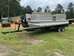 2019 Godfrey Sweetwater 21' Pontoon Boat