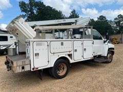 2004 Chevrolet C4500 2 Door Utility Body Dually Bucket Truck (138,152 Miles)
