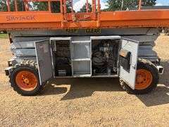 SkyJack 8831 All Terrain Scissor Lift (1,998 Hours)