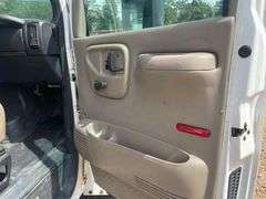 2004 Chevrolet C4500 2 Door Utility Body Dually Bucket Truck (138,152 Miles)