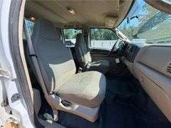 2005 Ford F-350 Super Duty Crew Cab 4x4 Pickup Truck (114,561 Miles)