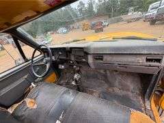 1995 Ford F-800 Flatbed Truck (243,300 Miles)