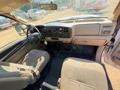 2005 Ford F-350 Super Duty Crew Cab 4x4 Pickup Truck (114,561 Miles)