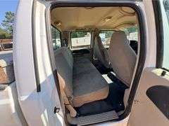 2005 Ford F-350 Super Duty Crew Cab 4x4 Pickup Truck (114,561 Miles)