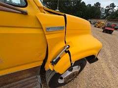 1995 Ford F-800 Flatbed Truck (243,300 Miles)