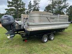 2019 Godfrey Sweetwater 21' Pontoon Boat