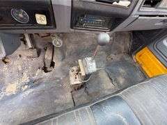 1995 Ford F-800 Flatbed Truck (243,300 Miles)