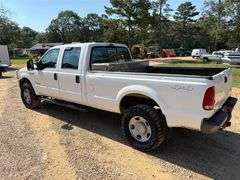2005 Ford F-350 Super Duty Crew Cab 4x4 Pickup Truck (114,561 Miles)